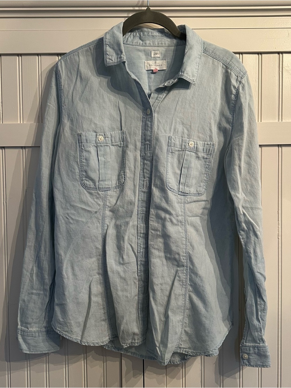 LOFT Light Blue Softened Chambray Button-Down Shirt Size M